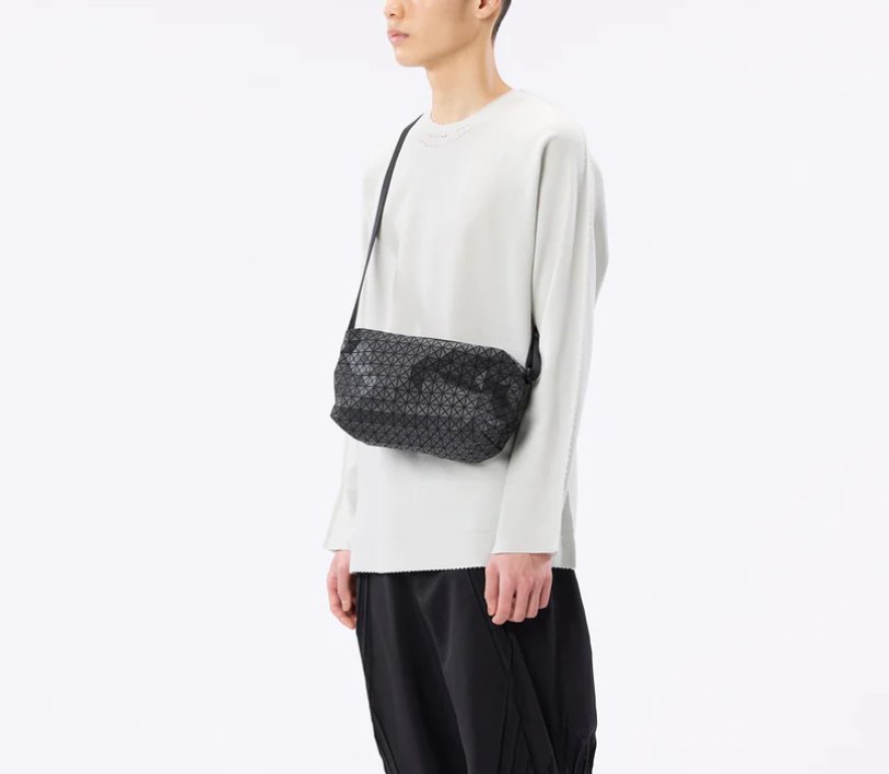 ISSEY MIYAKE Saddle one tone斜揹袋(團購) - jbh852