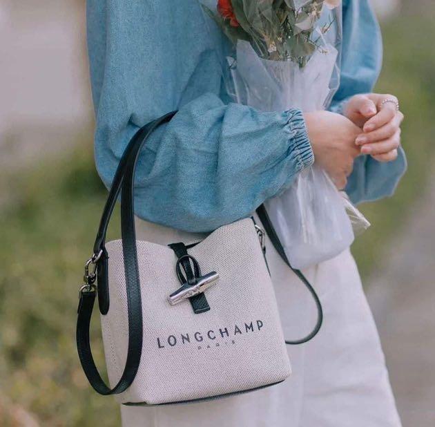 LONGCHAMP亞麻色帆布銀扣袋 - jbh852
